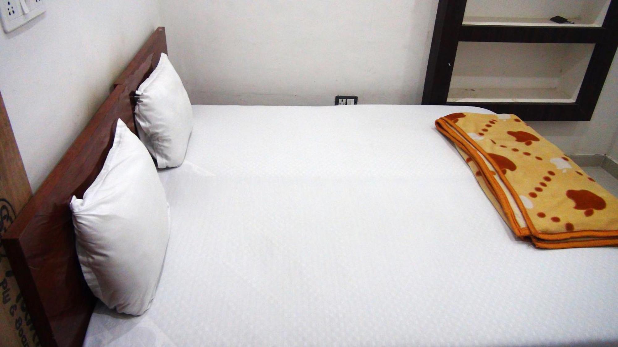 Khajuraho Hostel Экстерьер фото